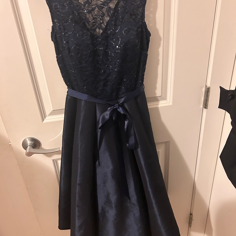 Elegant Navy Lace Midi Dress